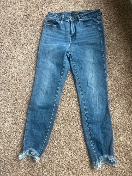 Judy Blue Denim - Judy Blue Medium Wash High-Rise Skinny Jeans with Frayed Ankles Size 28